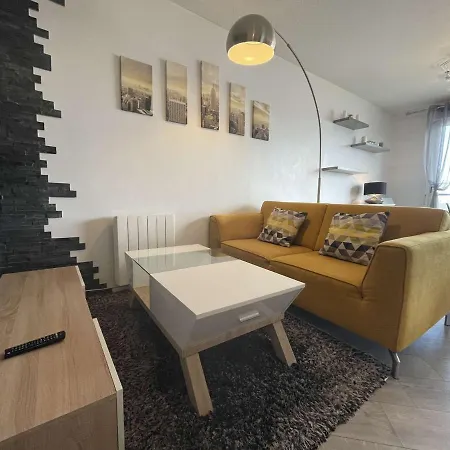 Διαμέρισμα 3 Pieces Avec Terrasse Ensoleillee, Proche Et Centre-ville La Rochelle - Fr-1-246-652 Aytré